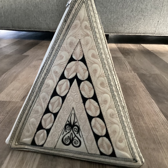 Mutiara Pyramid Clutch - Picture 1 of 1